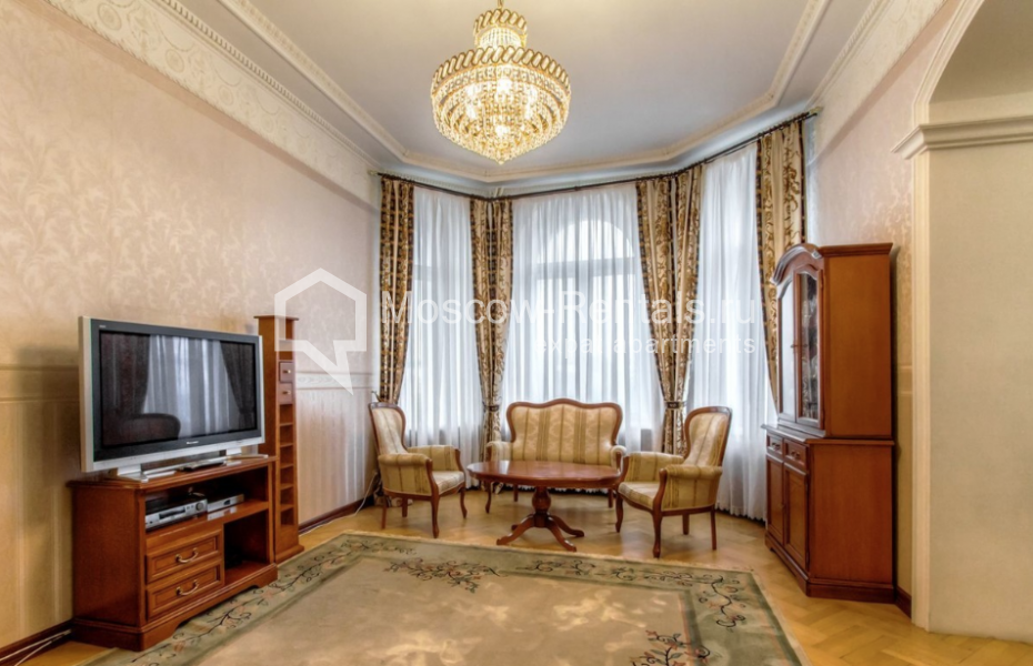 Photo #3 4-room (3 BR) apartment for <a href="http://moscow-rentals.ru/en/articles/long-term-rent" target="_blank">a long-term</a> rent
 in Russia, Moscow, Sadovaya-Triumphalnaya str  4/10