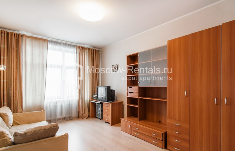 Photo #11 4-room (3 BR) apartment for <a href="http://moscow-rentals.ru/en/articles/long-term-rent" target="_blank">a long-term</a> rent
 in Russia, Moscow, Klimashkina str, 19