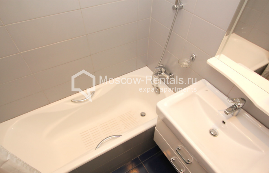 Photo #13 3-room (2 BR) apartment for <a href="http://moscow-rentals.ru/en/articles/long-term-rent" target="_blank">a long-term</a> rent
 in Russia, Moscow, Bakhrushina str, 4 к1
