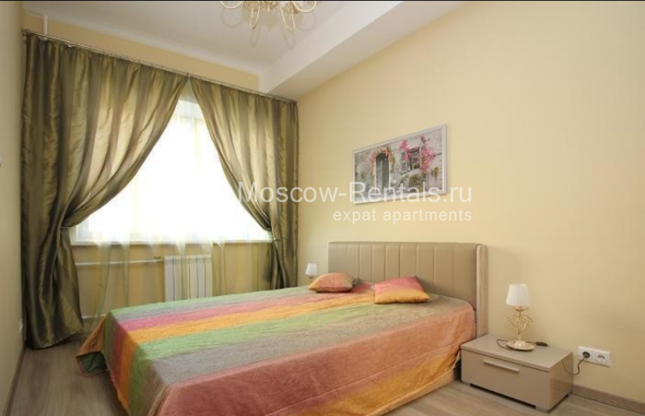 Photo #1 3-room (2 BR) apartment for <a href="http://moscow-rentals.ru/en/articles/long-term-rent" target="_blank">a long-term</a> rent
 in Russia, Moscow, Bolshaya Tatarskaya str,  25-27 С 1