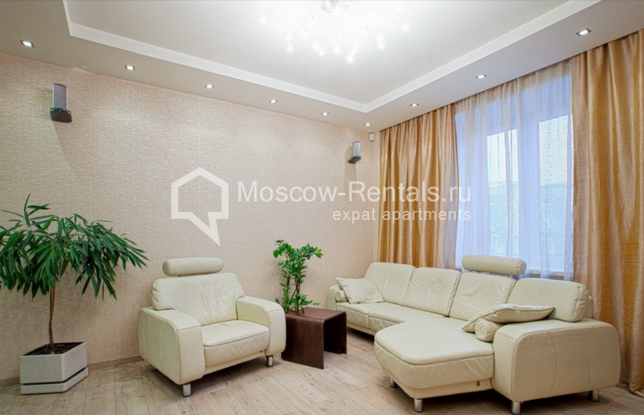 Photo #1 3-room (2 BR) apartment for <a href="http://moscow-rentals.ru/en/articles/long-term-rent" target="_blank">a long-term</a> rent
 in Russia, Moscow, Ozerkovskaya emb, 48/50 с 1