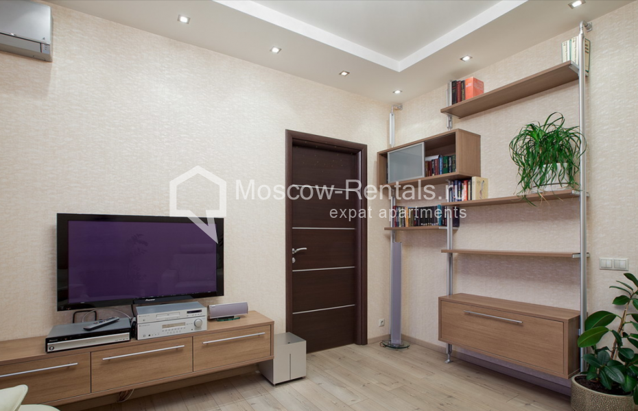 Photo #4 3-room (2 BR) apartment for <a href="http://moscow-rentals.ru/en/articles/long-term-rent" target="_blank">a long-term</a> rent
 in Russia, Moscow, Ozerkovskaya emb, 48/50 с 1