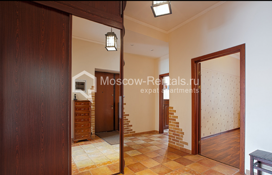 Photo #16 4-room (3 BR) apartment for <a href="http://moscow-rentals.ru/en/articles/long-term-rent" target="_blank">a long-term</a> rent
 in Russia, Moscow, Krymsky Val str, 4