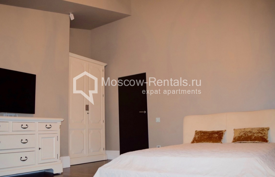 Photo #8 4-room (3 BR) apartment for <a href="http://moscow-rentals.ru/en/articles/long-term-rent" target="_blank">a long-term</a> rent
 in Russia, Moscow, Kazarmennyi lane, 3 с 6