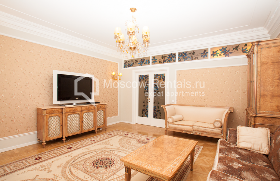 Photo #2 2-room (1 BR) apartment for <a href="http://moscow-rentals.ru/en/articles/long-term-rent" target="_blank">a long-term</a> rent
 in Russia, Moscow, Obolensly lane., 9К1