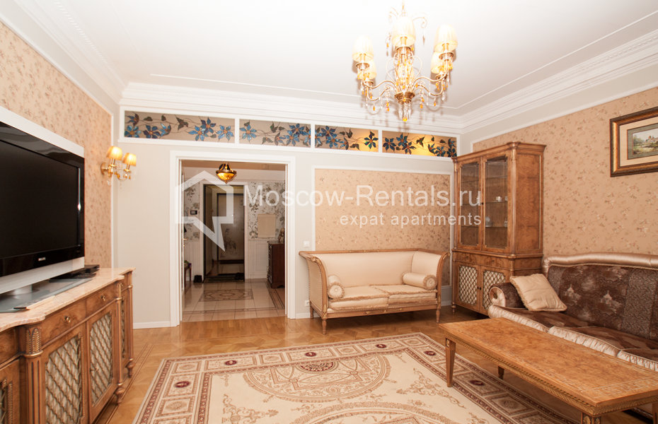 Photo #3 2-room (1 BR) apartment for <a href="http://moscow-rentals.ru/en/articles/long-term-rent" target="_blank">a long-term</a> rent
 in Russia, Moscow, Obolensly lane., 9К1