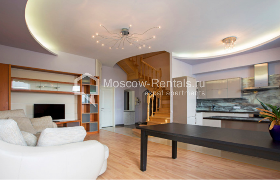Photo #1 4-room (3 BR) apartment for <a href="http://moscow-rentals.ru/en/articles/long-term-rent" target="_blank">a long-term</a> rent
 in Russia, Moscow, Petrovsky lane,  5С9