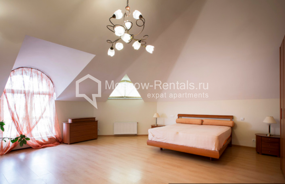 Photo #5 4-room (3 BR) apartment for <a href="http://moscow-rentals.ru/en/articles/long-term-rent" target="_blank">a long-term</a> rent
 in Russia, Moscow, Petrovsky lane,  5С9