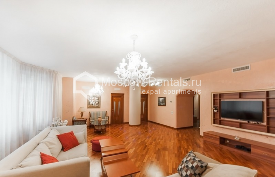 Photo #1 4-room (3 BR) apartment for <a href="http://moscow-rentals.ru/en/articles/long-term-rent" target="_blank">a long-term</a> rent
 in Russia, Moscow, Klimashkina str, 16
