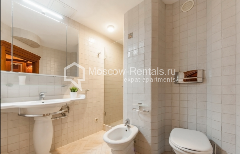 Photo #13 4-room (3 BR) apartment for <a href="http://moscow-rentals.ru/en/articles/long-term-rent" target="_blank">a long-term</a> rent
 in Russia, Moscow, Klimashkina str, 16