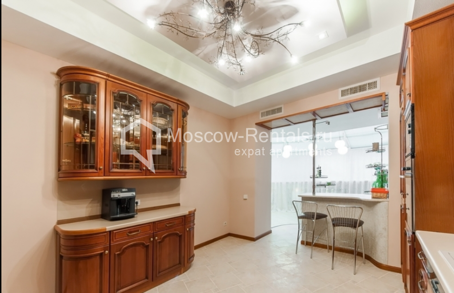Photo #16 4-room (3 BR) apartment for <a href="http://moscow-rentals.ru/en/articles/long-term-rent" target="_blank">a long-term</a> rent
 in Russia, Moscow, Klimashkina str, 16