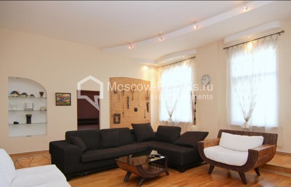 Photo #1 3-room (2 BR) apartment for <a href="http://moscow-rentals.ru/en/articles/long-term-rent" target="_blank">a long-term</a> rent
 in Russia, Moscow, Sadovaya-Samotechnaya str, 2/12