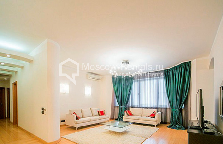Photo #1 4-room (3 BR) apartment for <a href="http://moscow-rentals.ru/en/articles/long-term-rent" target="_blank">a long-term</a> rent
 in Russia, Moscow, Zoologicheskaya str, 30 С 2