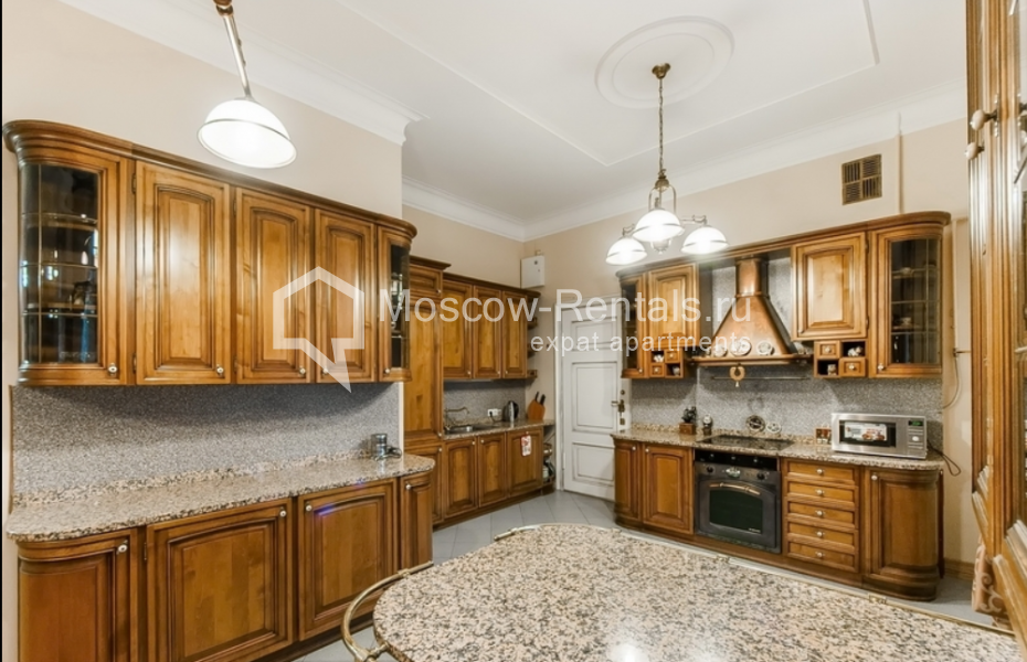 Photo #8 4-room (3 BR) apartment for <a href="http://moscow-rentals.ru/en/articles/long-term-rent" target="_blank">a long-term</a> rent
 in Russia, Moscow, 1st Novokuznetskyi lane, 10