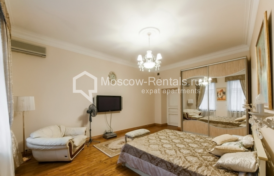 Photo #16 4-room (3 BR) apartment for <a href="http://moscow-rentals.ru/en/articles/long-term-rent" target="_blank">a long-term</a> rent
 in Russia, Moscow, 1st Novokuznetskyi lane, 10