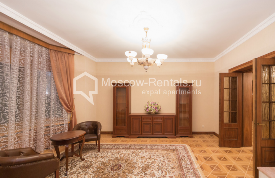 Photo #3 4-room (3 BR) apartment for <a href="http://moscow-rentals.ru/en/articles/long-term-rent" target="_blank">a long-term</a> rent
 in Russia, Moscow, Pozharsky lane 7 А