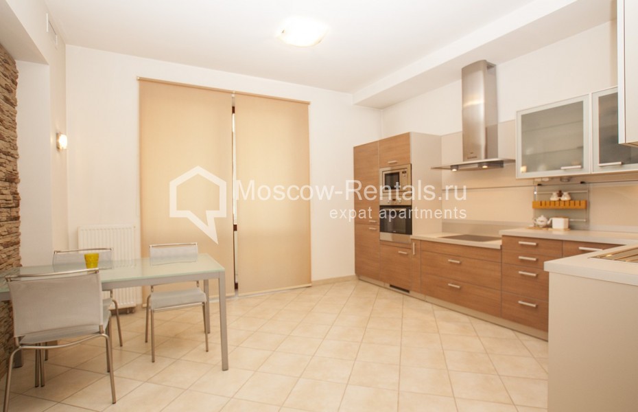 Photo #4 3-room (2 BR) apartment for <a href="http://moscow-rentals.ru/en/articles/long-term-rent" target="_blank">a long-term</a> rent
 in Russia, Moscow, Grokholsky lane, 28