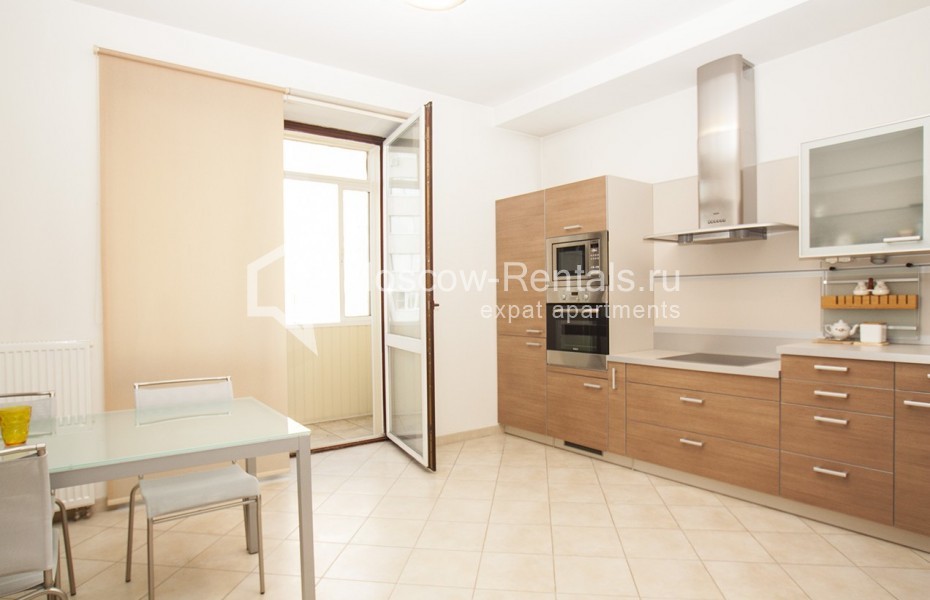 Photo #1 3-room (2 BR) apartment for <a href="http://moscow-rentals.ru/en/articles/long-term-rent" target="_blank">a long-term</a> rent
 in Russia, Moscow, Grokholsky lane, 28