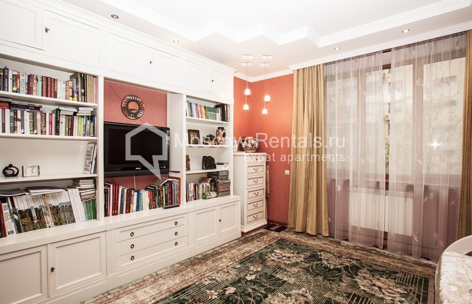 Photo #9 2-room (1 BR) apartment for <a href="http://moscow-rentals.ru/en/articles/long-term-rent" target="_blank">a long-term</a> rent
 in Russia, Moscow, Obolensky lane, 9к2