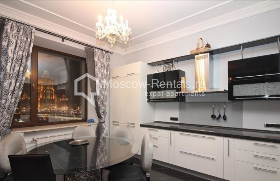 Photo #2 4-room (3 BR) apartment for <a href="http://moscow-rentals.ru/en/articles/long-term-rent" target="_blank">a long-term</a> rent
 in Russia, Moscow, New Arbat str, 31/12