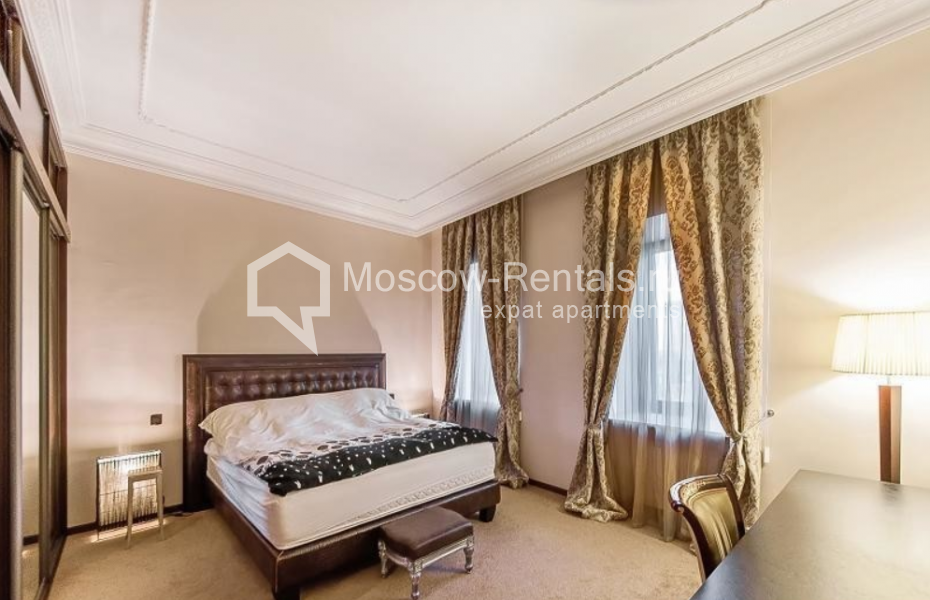 Photo #14 4-room (3 BR) apartment for <a href="http://moscow-rentals.ru/en/articles/long-term-rent" target="_blank">a long-term</a> rent
 in Russia, Moscow, New Arbat str, 31/12