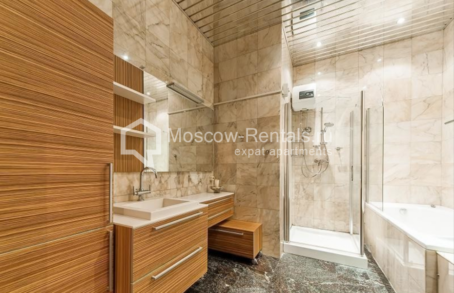 Photo #20 4-room (3 BR) apartment for <a href="http://moscow-rentals.ru/en/articles/long-term-rent" target="_blank">a long-term</a> rent
 in Russia, Moscow, New Arbat str, 31/12
