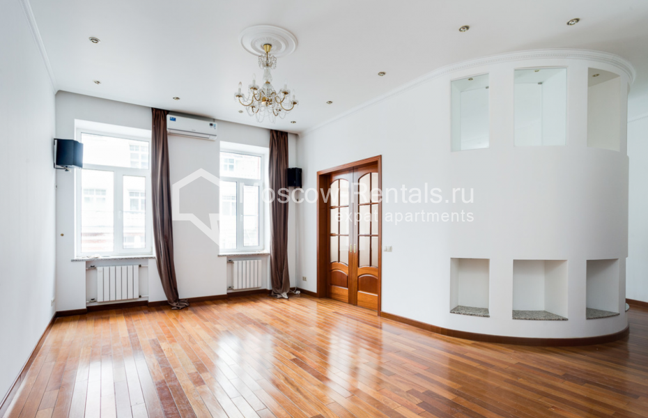 Photo #1 5-room (4 BR) apartment for <a href="http://moscow-rentals.ru/en/articles/long-term-rent" target="_blank">a long-term</a> rent
 in Russia, Moscow, Malaya Bronnaya str, 32