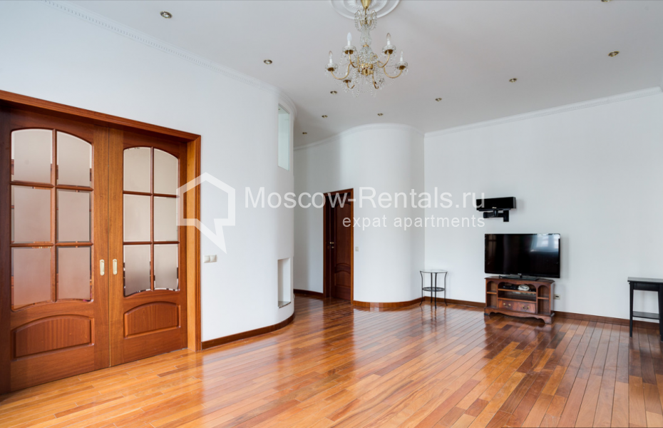 Photo #2 5-room (4 BR) apartment for <a href="http://moscow-rentals.ru/en/articles/long-term-rent" target="_blank">a long-term</a> rent
 in Russia, Moscow, Malaya Bronnaya str, 32