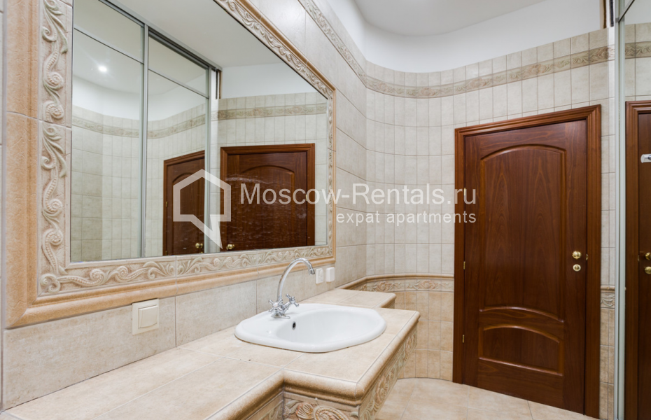Photo #10 5-room (4 BR) apartment for <a href="http://moscow-rentals.ru/en/articles/long-term-rent" target="_blank">a long-term</a> rent
 in Russia, Moscow, Malaya Bronnaya str, 32