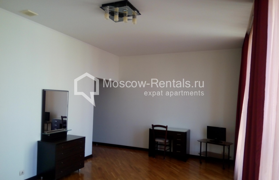 Photo #10 4-room (3 BR) apartment for <a href="http://moscow-rentals.ru/en/articles/long-term-rent" target="_blank">a long-term</a> rent
 in Russia, Moscow, Tikhvinskaya str, 10