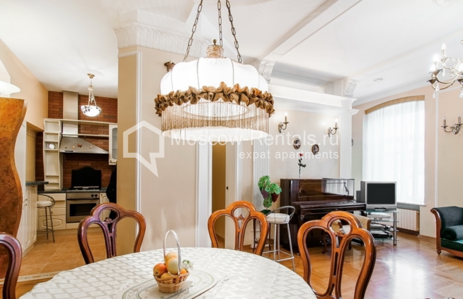 Photo #2 4-room (3 BR) apartment for <a href="http://moscow-rentals.ru/en/articles/long-term-rent" target="_blank">a long-term</a> rent
 in Russia, Moscow, Ostozhenka str, 7 стр 1