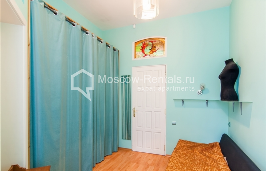 Photo #16 4-room (3 BR) apartment for <a href="http://moscow-rentals.ru/en/articles/long-term-rent" target="_blank">a long-term</a> rent
 in Russia, Moscow, Ostozhenka str, 7 стр 1